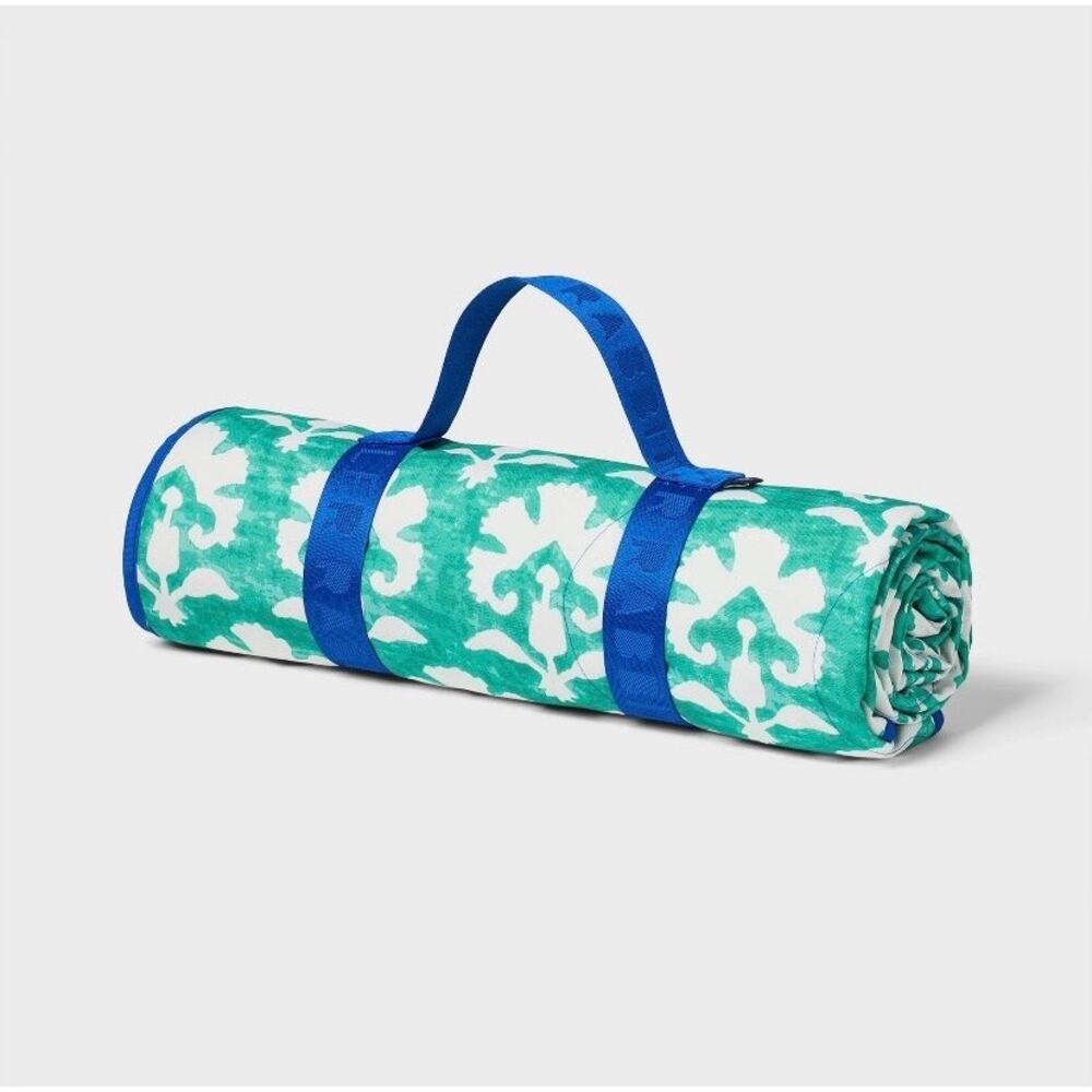 NWT - Target x Roller Rabbit Reversible Picnic Blanket 72"x72" - Picture 2 of 4